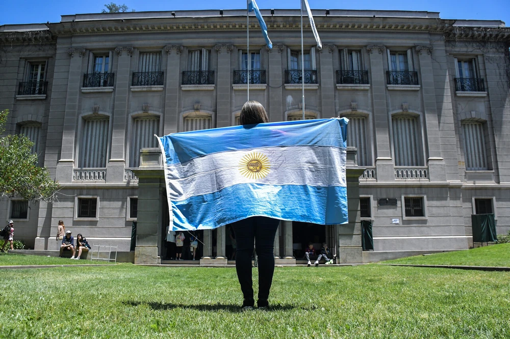 Elecciones en Argentina comienzan con problemas: Periodistas extranjeros acusan dificultades para su trabajo