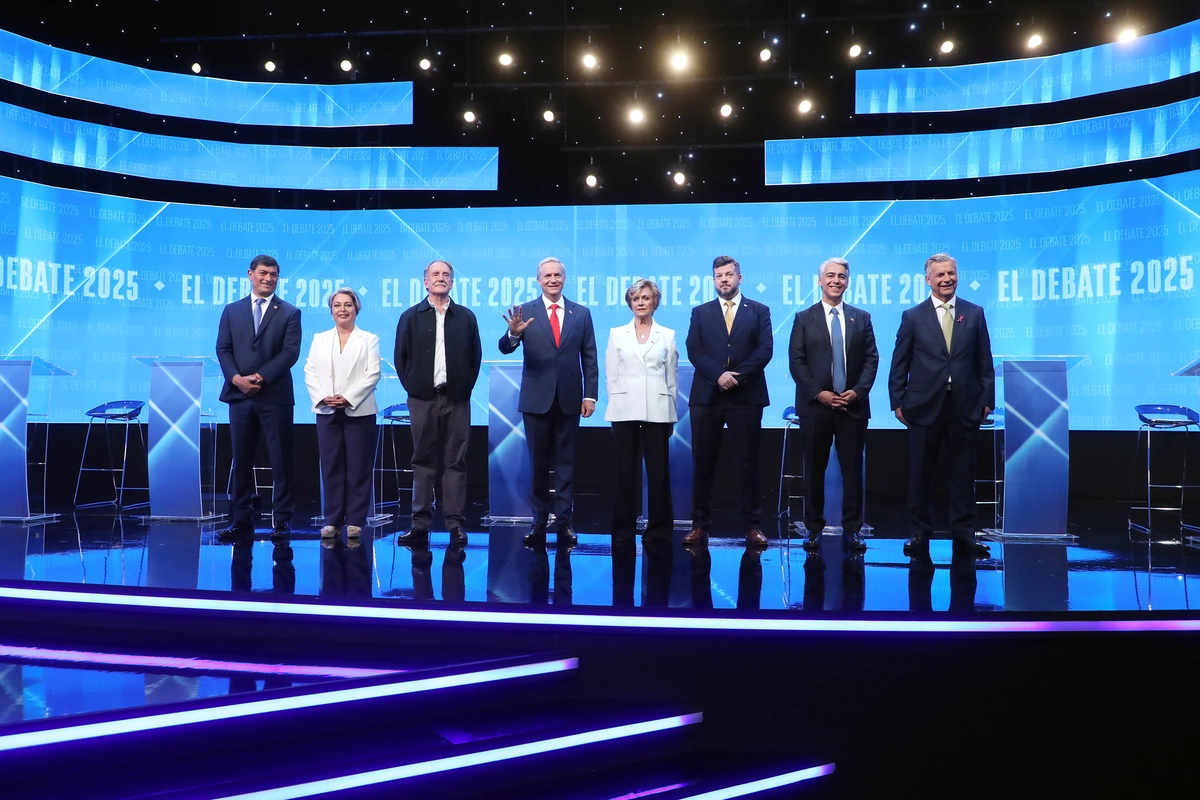 La calma antes de las urnas: Debate presidencial sin choques, Jara se desmarca del PC, Matthei esquiva a Kast y ME-O estalla en vivo