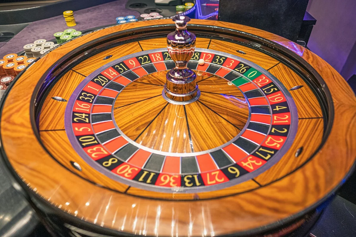 ¿Se puede vencer a la ruleta? Las increíbles historias de quienes lo intentaron