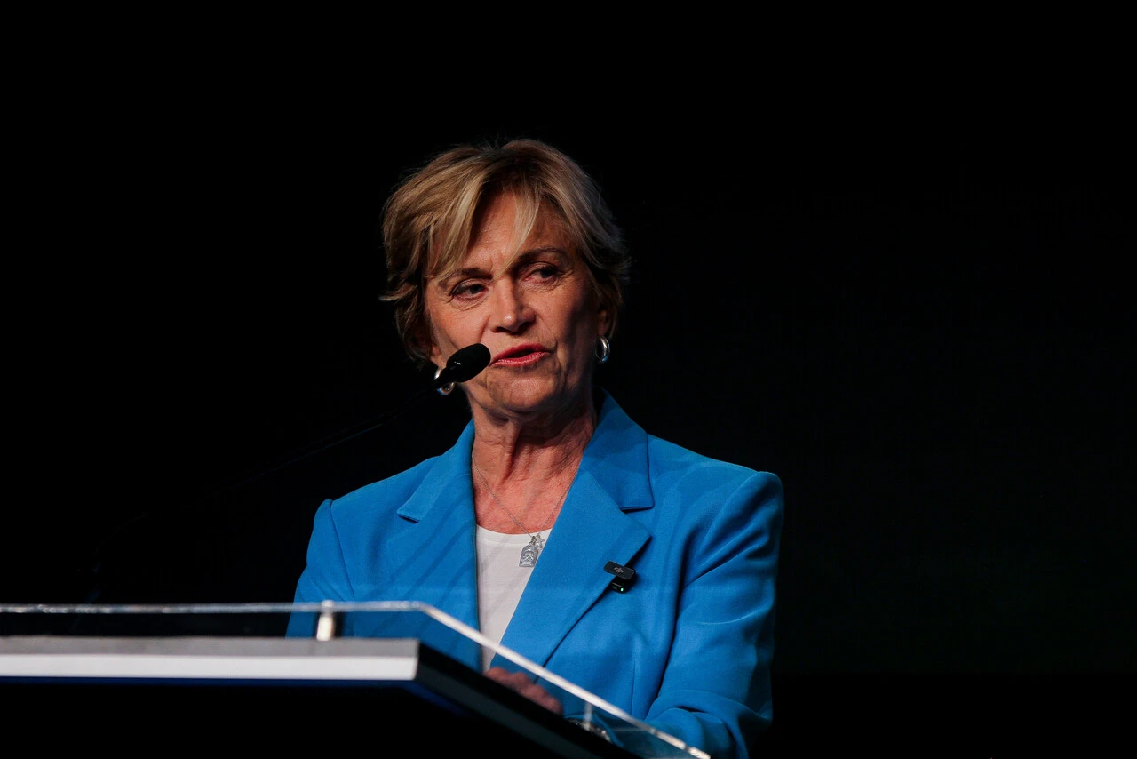 Violaciones a los DDHH: Una de las piedras de tope de Matthei en su intento por acercarse al voto de centroizquierda