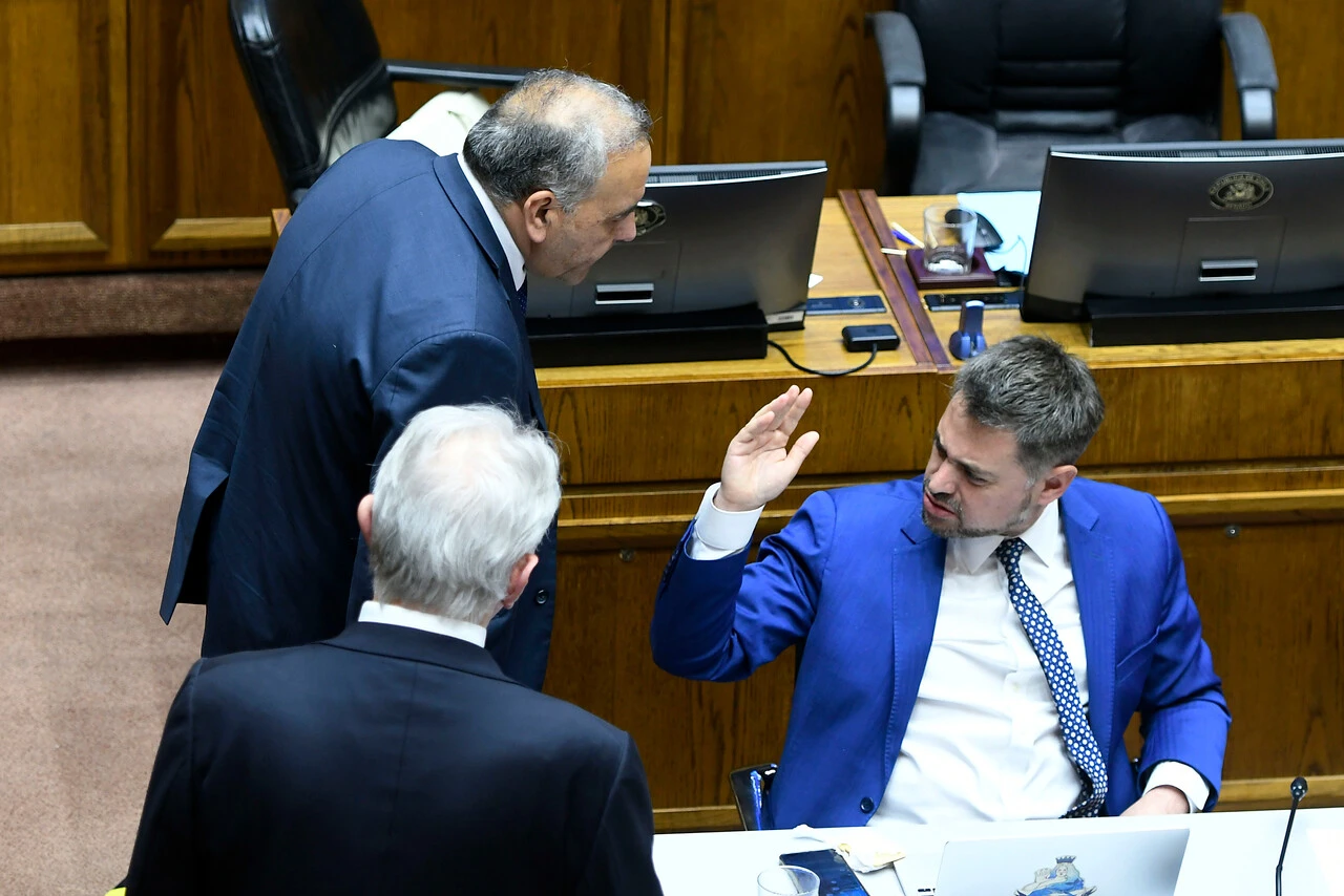 VIDEO| Tensión en el Senado: Diputado Manouchehri llama 