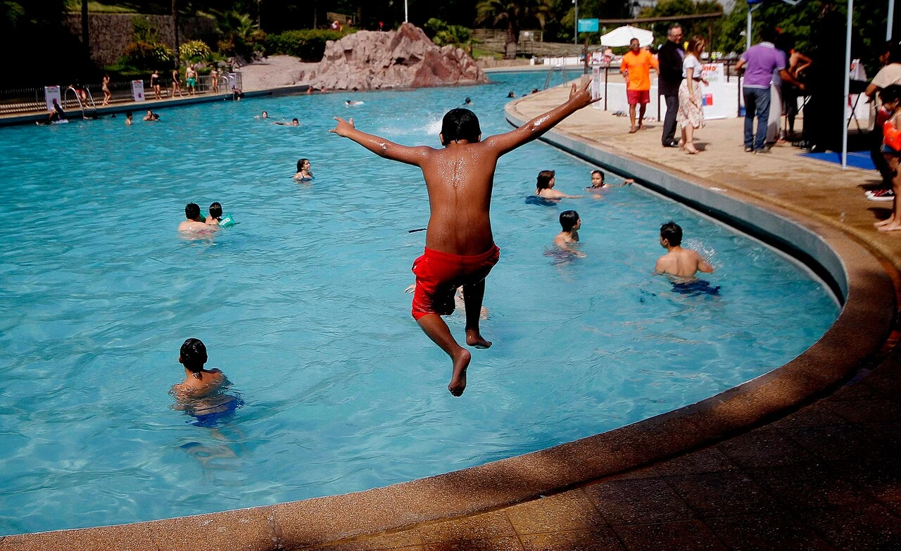 Niños y el verano que se aproxima: ¿Cuáles son los accidentes más comunes que sufren y cómo evitarlos?