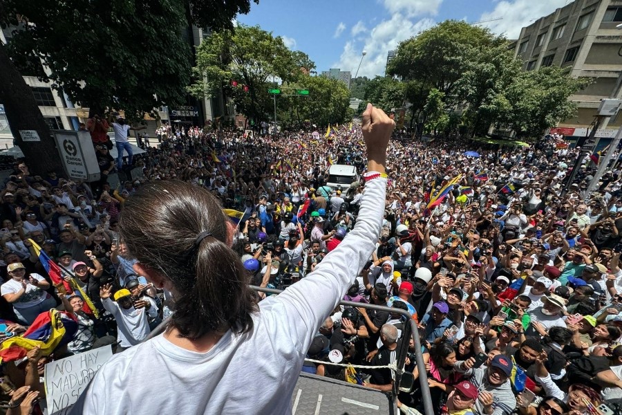 VIDEO| Miles de personas protestan en Venezuela exigiendo que Maduro asuma su derrota