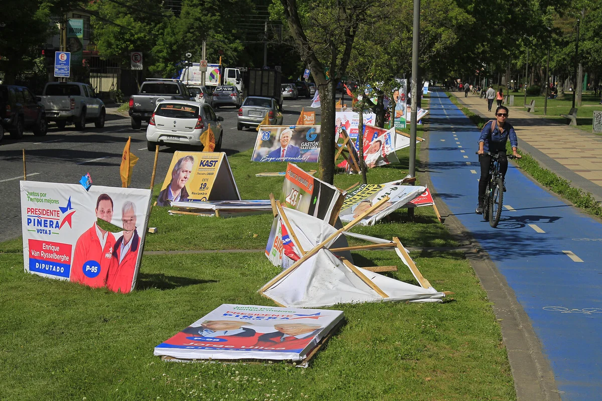 Basura electoral: Quién la recoge, hasta cuándo hay plazo, cómo denunciar desechos en calles y cómo impacta al medioambiente