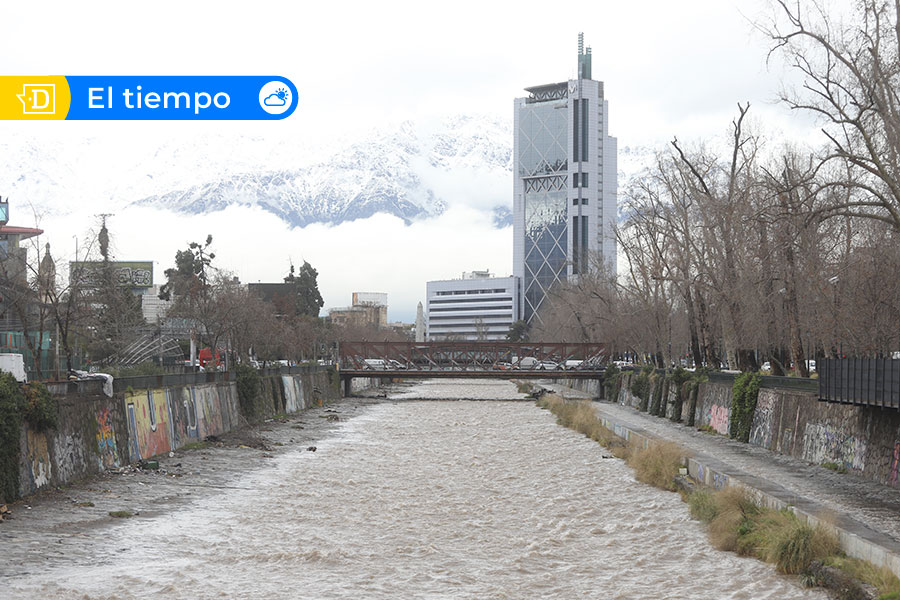 Vuelve la lluvia y el fuerte viento: ¿A qué hora arribará el sistema frontal en Santiago?