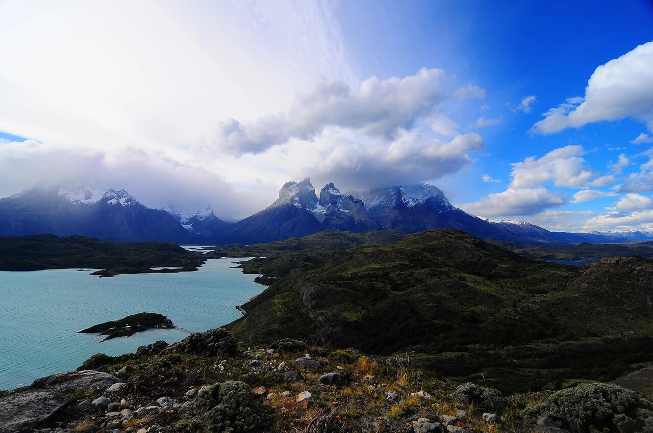 Tragedia en Torres del Paine: Lo que se sabe sobre el incidente que causó dos turistas fallecidos y 7 desaparecidos
