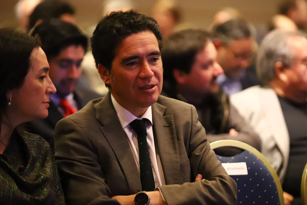 Ignacio Briones se resta de encuentro de equipos económicos de Kast y Matthei por diferencias con recorte fiscal