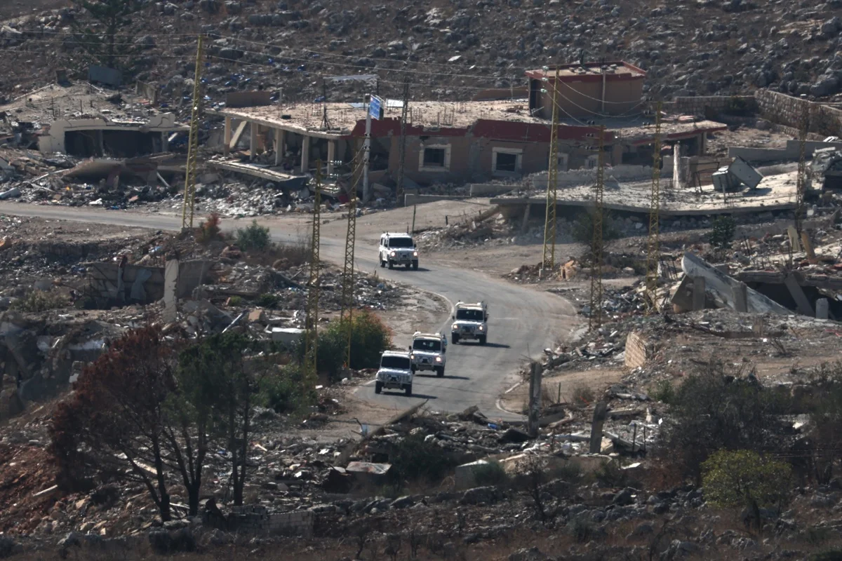Israel mata a 13 palestinos refugiados en el campamento más grande del Líbano: Bombardeo continúa pese a alto al fuego