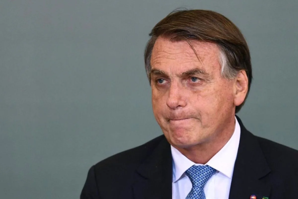 Expresidente Bolsonaro a prisión preventiva por riesgo de fuga: intentó romper su tobillera electrónica que lo monitoreaba
