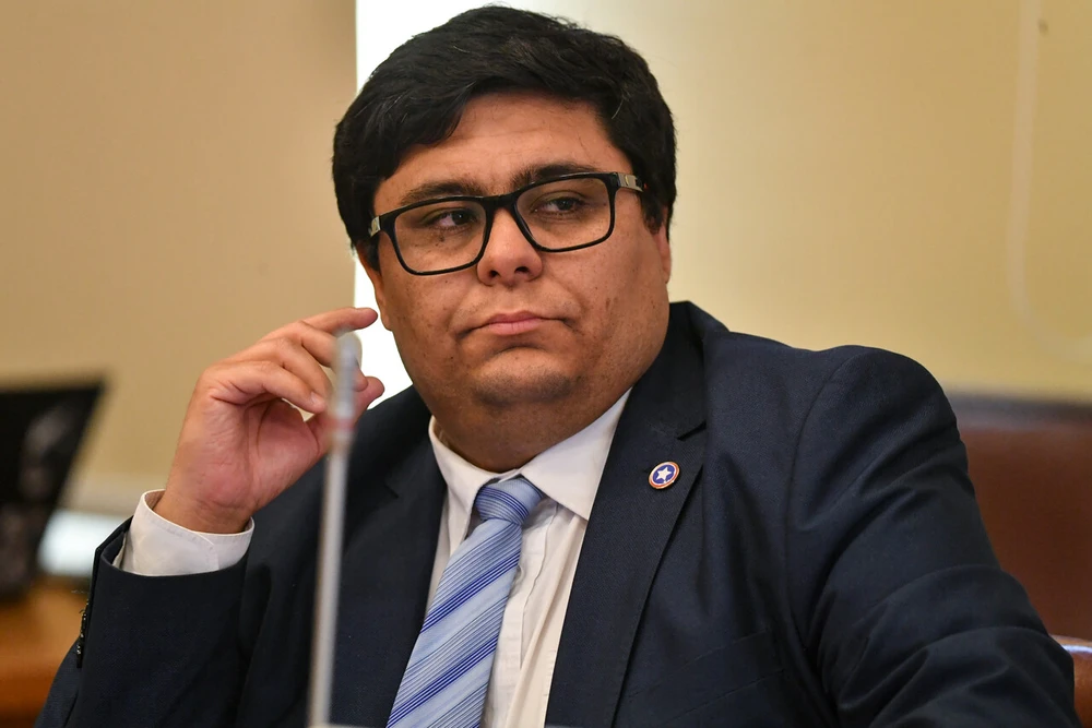 Diputado republicano José Meza está en contra de Ley 40 Horas: “¿Para qué, para encerrarse?”