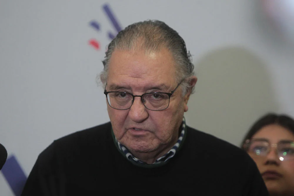 Presidente DC cita a directiva nacional tras reunión de Frei con Kast: 