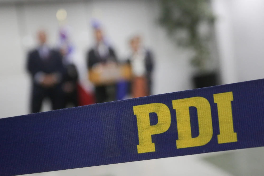 Seis detectives de la PDI son detenidos tras ser acusados de contrabando, malversación de caudales públicos y tráfico de drogas