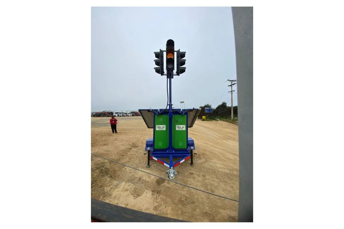 Semáforo Solar Móvil.