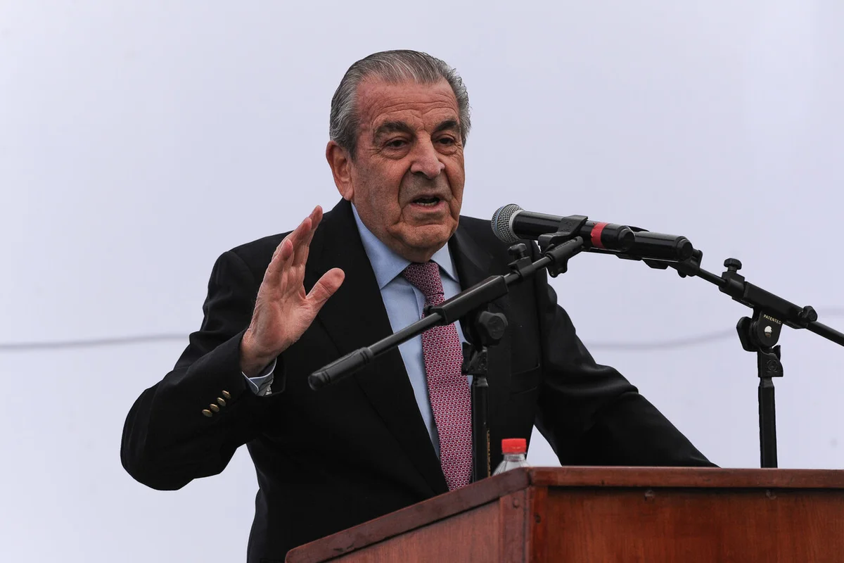 Mesa directiva de la DC acuerda solicitar expulsión de Eduardo Frei al Tribunal Supremo del partido por reunión junto a Kast