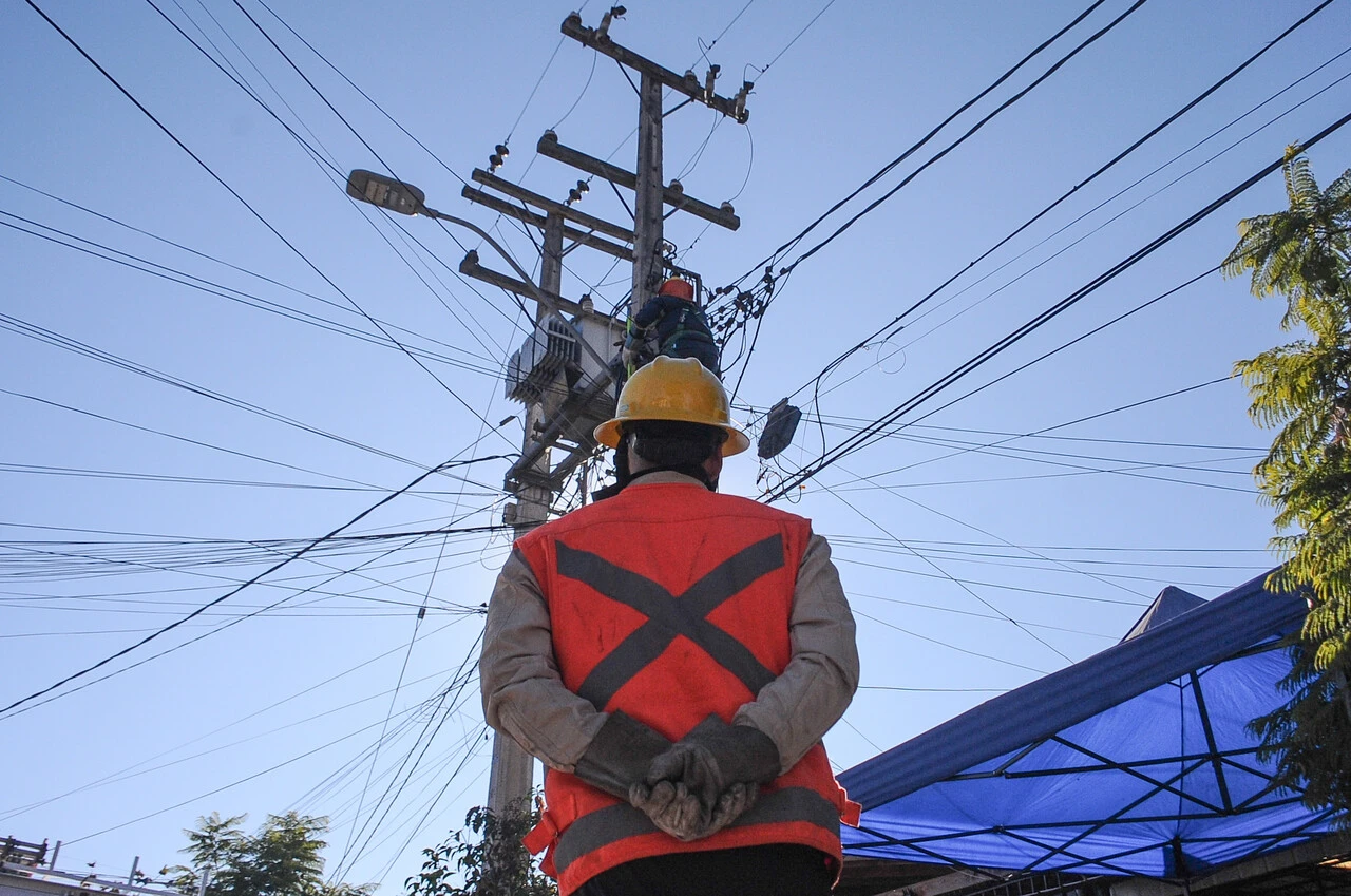 Cortes de luz en Santiago programados para este jueves 27 de noviembre: Serán en 11 comunas y durarán hasta 7 horas