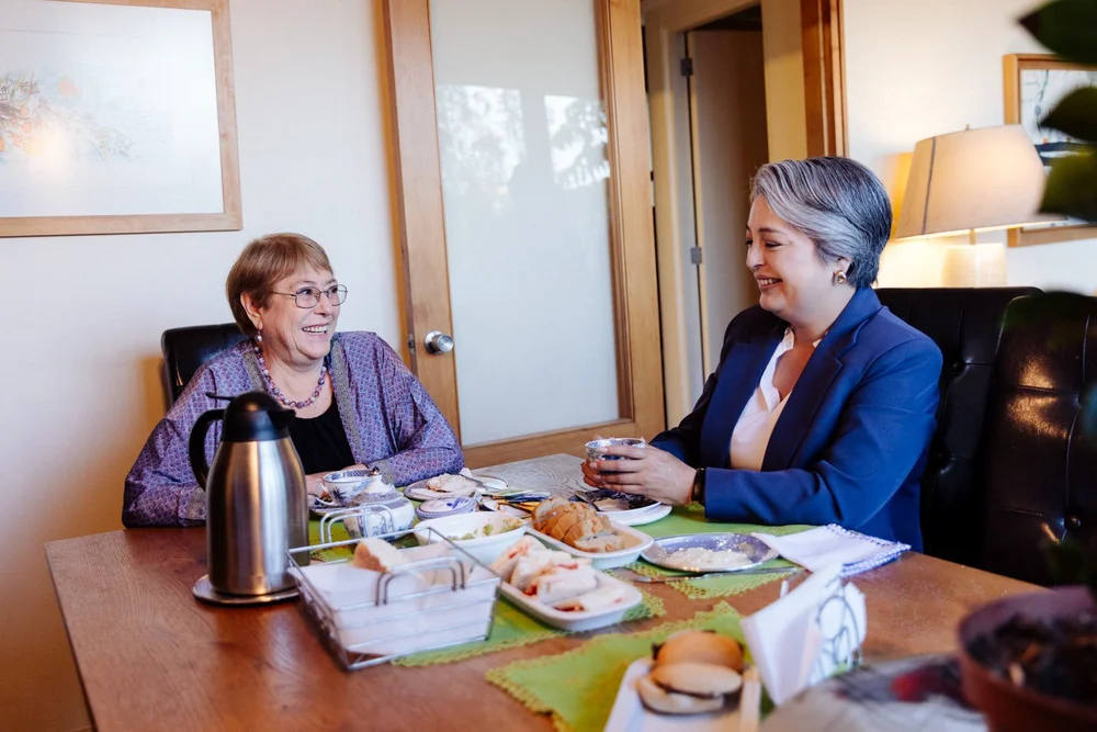 Michelle Bachelet entrega apoyo a Jeannette Jara a dos semanas de balotaje: 