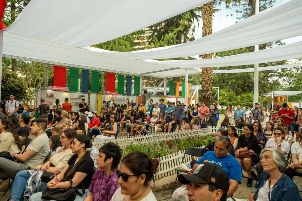 Más de 60 stands, talleres gratis e invitados internacionales: Plaza Ñuñoa se prepara para 4 días de la Feria del Libro 2025