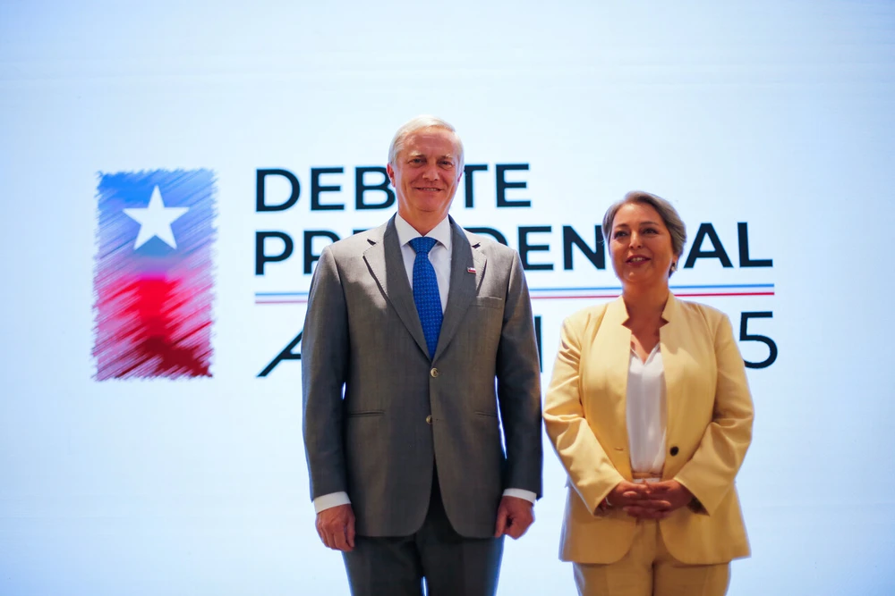 EN VIVO| Sigue el debate presidencial de la ARCHI entre Jeannette Jara y José Antonio Kast