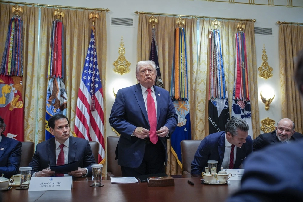 Trump dice preparar ataques por tierra y Venezuela alerta en la CPI del despliegue de EEUU