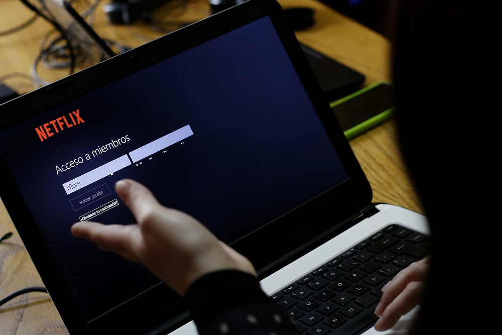 Netflix comprará Warner Bros. Discovery por 82.700 millones de dólares: ¿Qué pasará con los derechos del fútbol chileno?