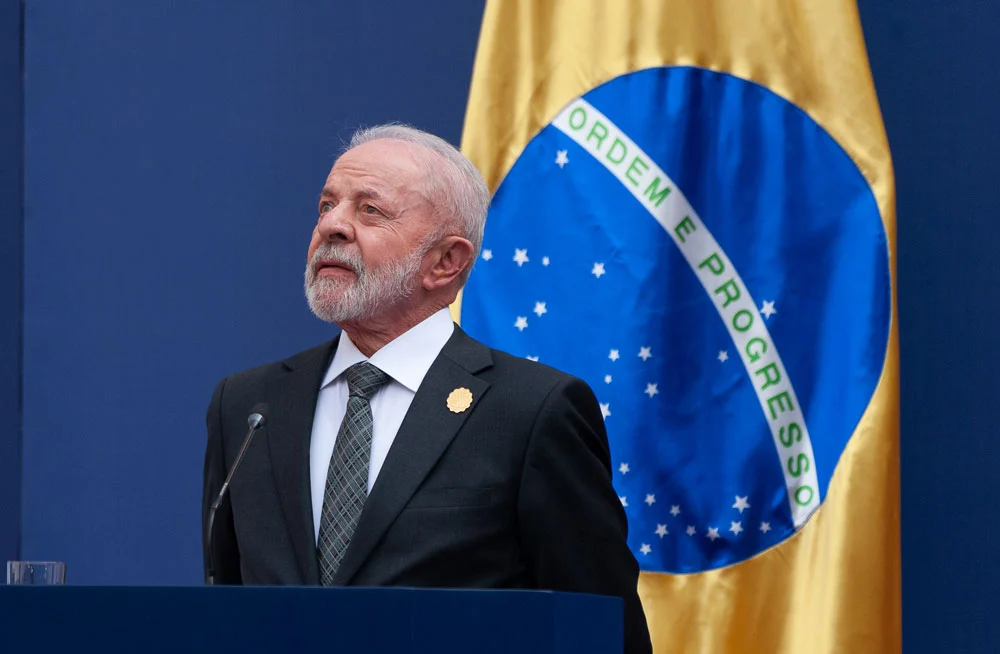 Lula da Silva vencería al hijo de Jair Bolsonaro en las elecciones presidenciales brasileñas, según un sondeo