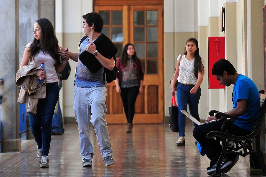 Tras inicio de gratuidad estudiantes de bajos ingresos no se achican: Optan a carreras más caras