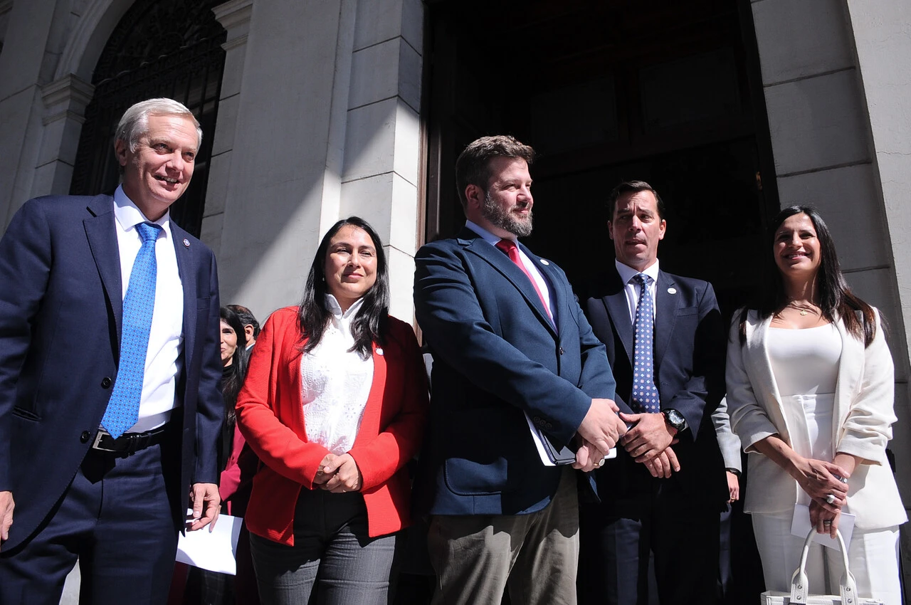 Kaiser a Defensa, fusión de Chile Vamos y qué hacer con Demócratas: El rearme de la derecha frente al posible triunfo de Kast