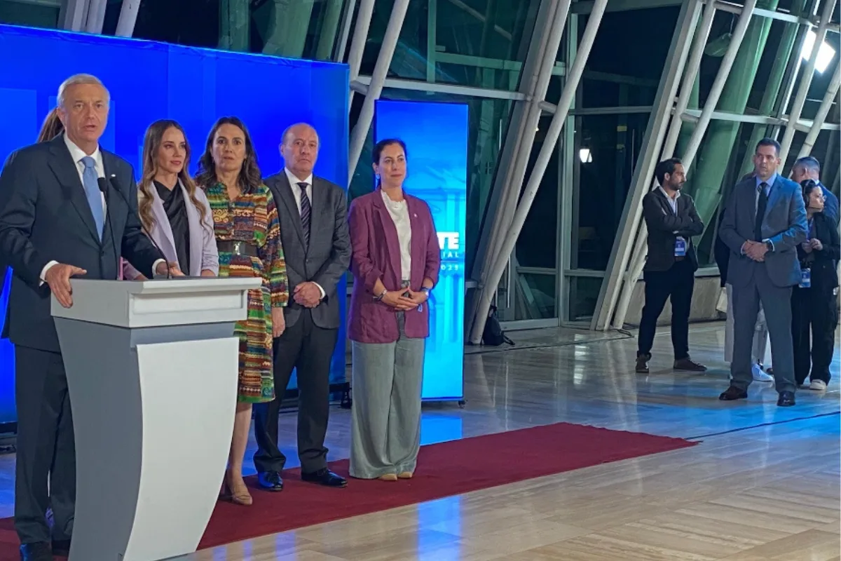 El hombre detrás el vidrio de Kast: la evaluación negativa del escolta que protege al candidato de la seguridad