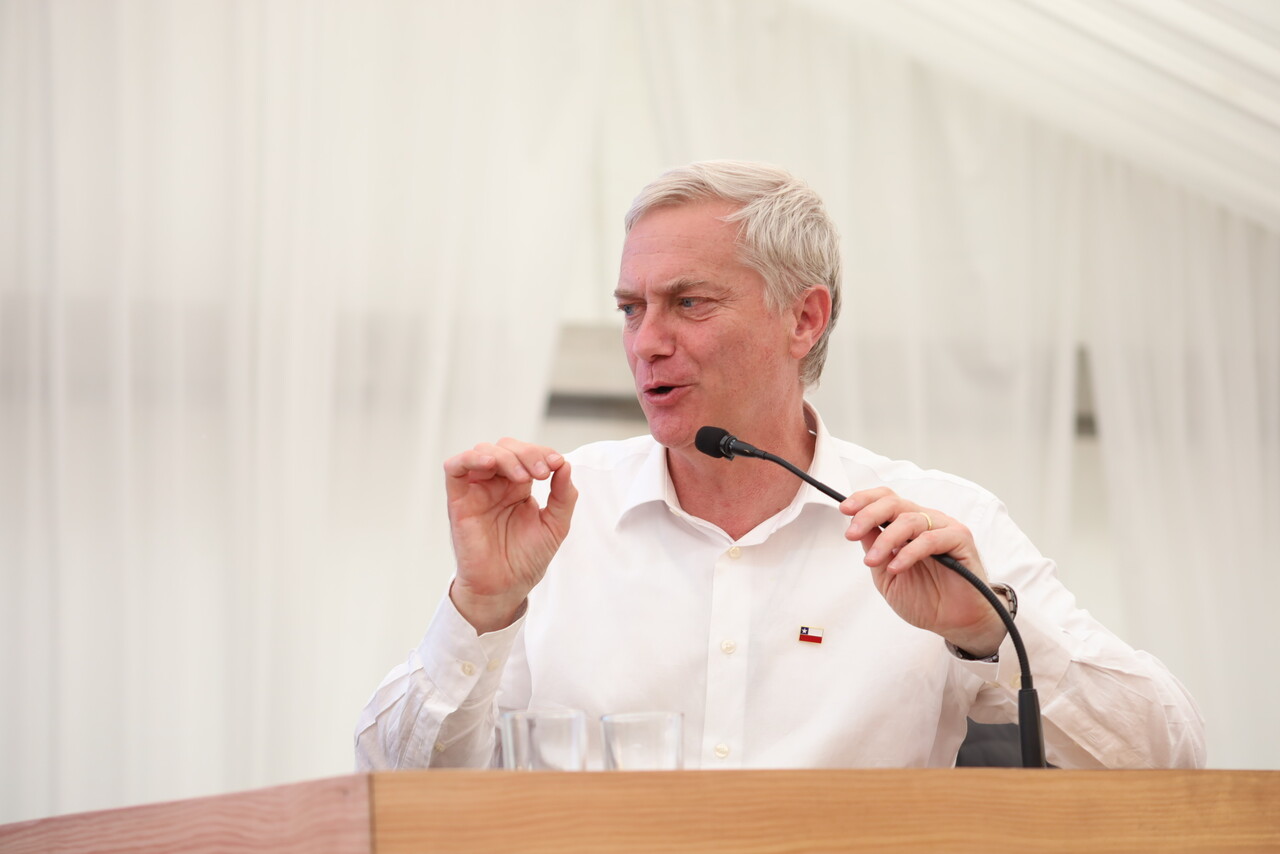 VIDEO| Kast habla tras ser electo y ya sin su vidrio antibalas: “Vamos a restablecer el respecto por la ley”