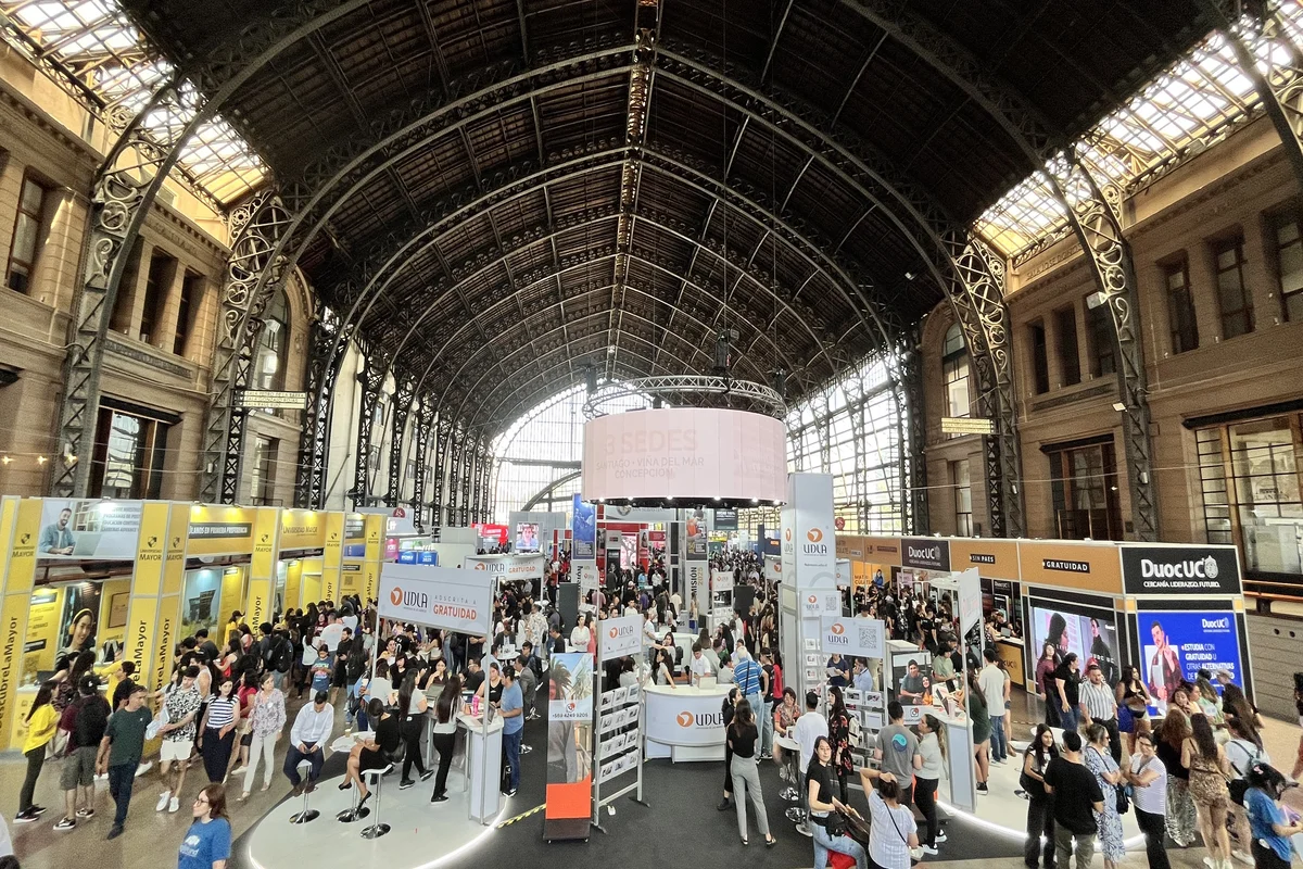 Feria de Postulación y Matrícula 2026 se toma Santiago y Concepción con carreras interdisciplinarias: Revisa qué días