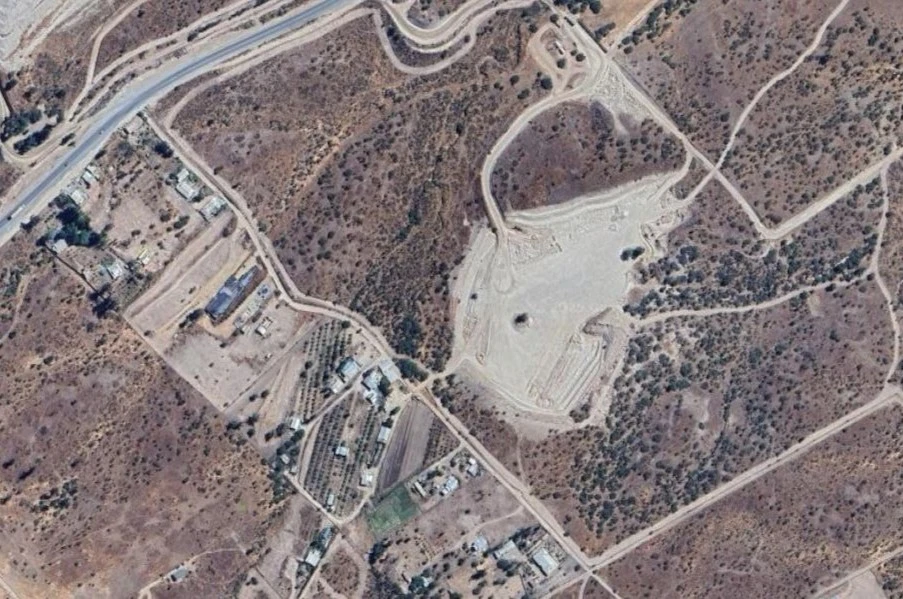 Vecinas de Melipilla logran que se investigue mina de puzolana: Acusan polvo tóxico a metros de sus casas