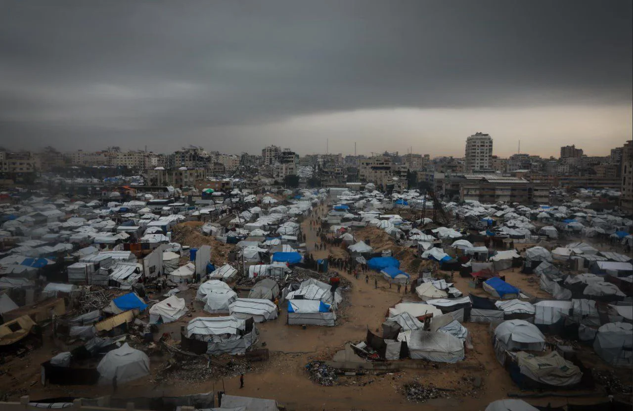 Gaza vive un dramático invierno tras ser destruida por Israel: Niños mueren de hipotermia y edificios se derrumban