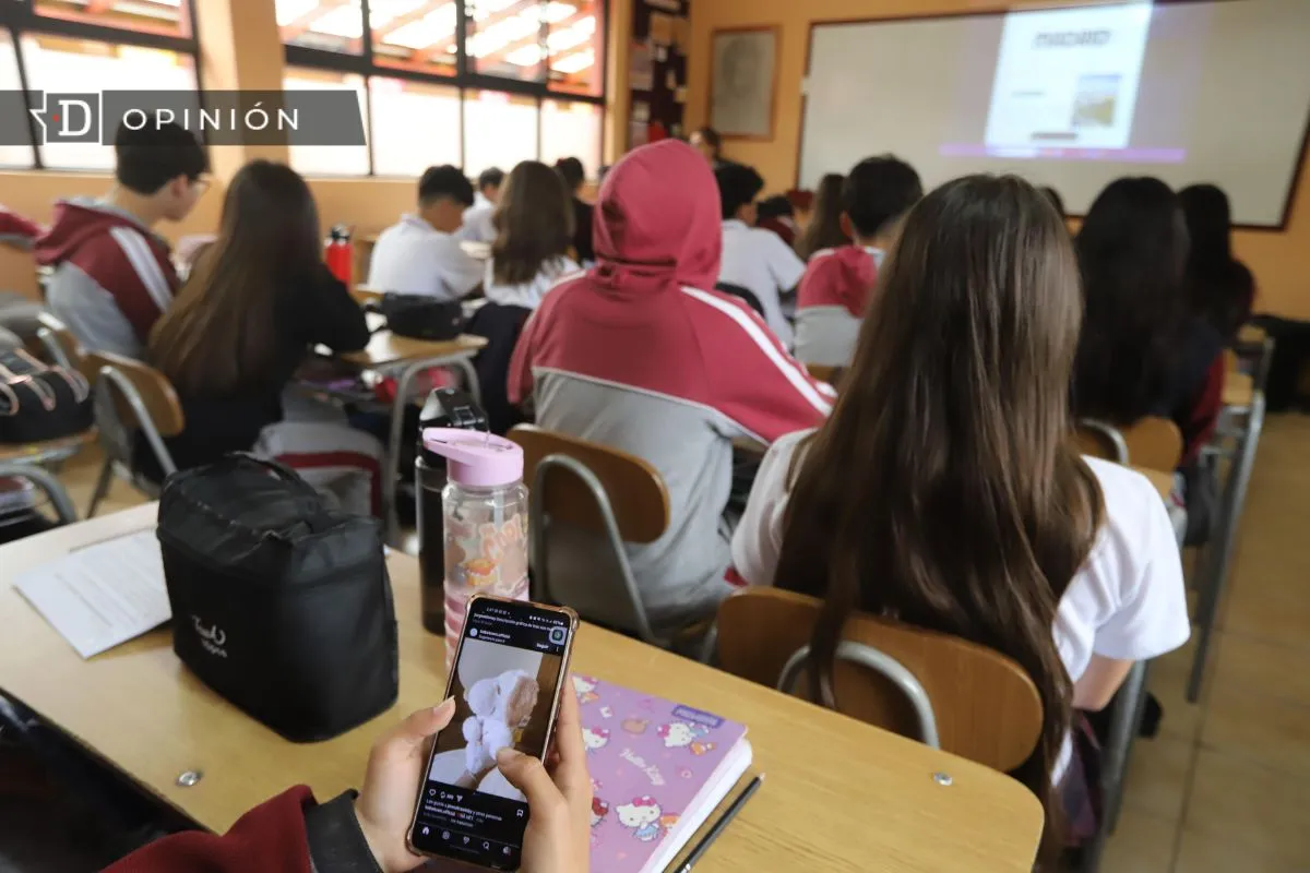 La equivocada restricción de celulares en la sala de clases