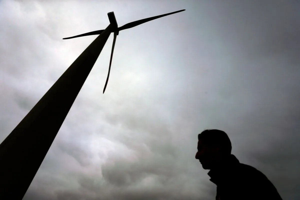 Radiografía al sistema eléctrico chileno: Avances verdes, tarifas altas y un sistema bajo tensión