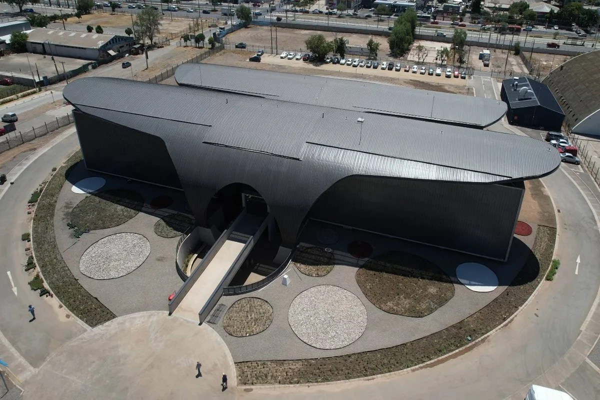 Chile a la vanguardia: Inaugura su primer Centro Espacial Nacional que fabricará 8 satélites de hasta 200 kg en Cerrillos