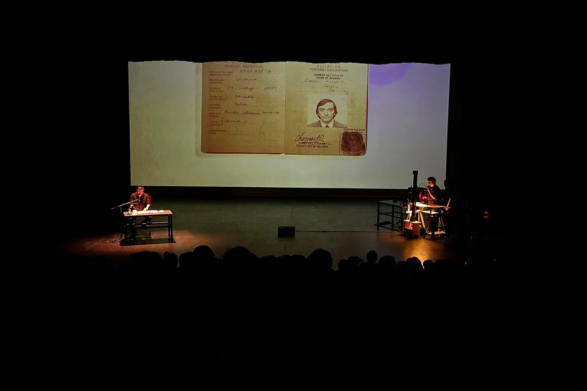 Cosme y Óscar Castro: “El teatro nos permite contribuir a la memoria de nuestra familia, pero también a la historia del país”