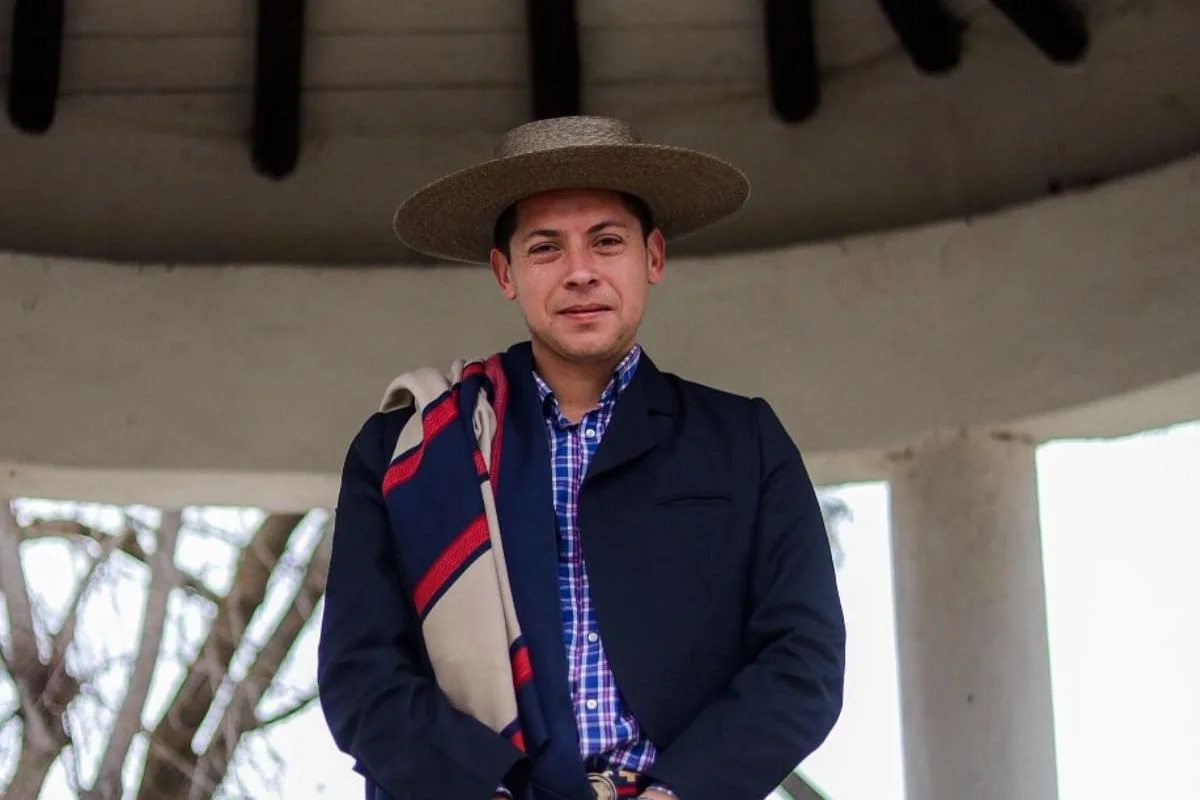 Contraloría destituye a alcalde de Vichuquén por conducir vehículo fiscal en presunto estado de ebriedad