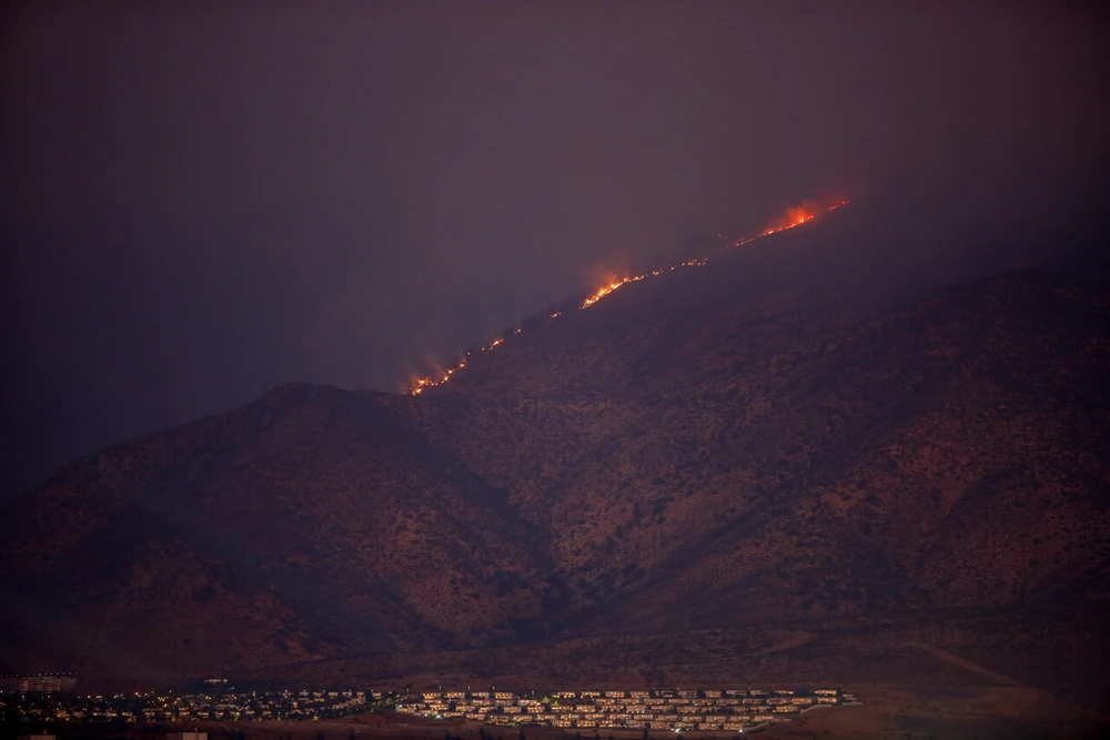 Presidente Boric insiste en adoptar medidas de cuidado ante incendios forestales y tragedia por muerte de bombero