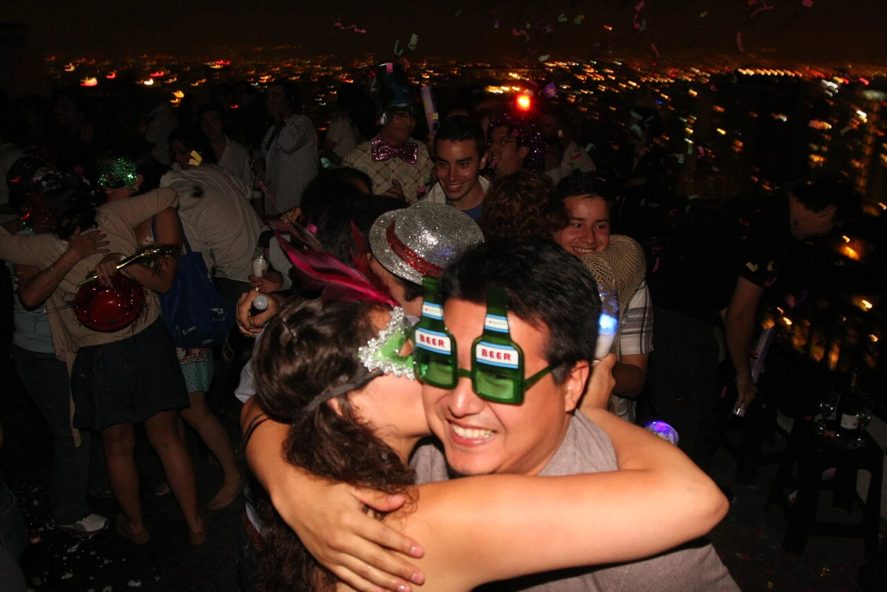 VIDEO| ¿Es mito o verdad que se puede beber alcohol en la calle para Año Nuevo? Carabineros responde a la gran interrogante