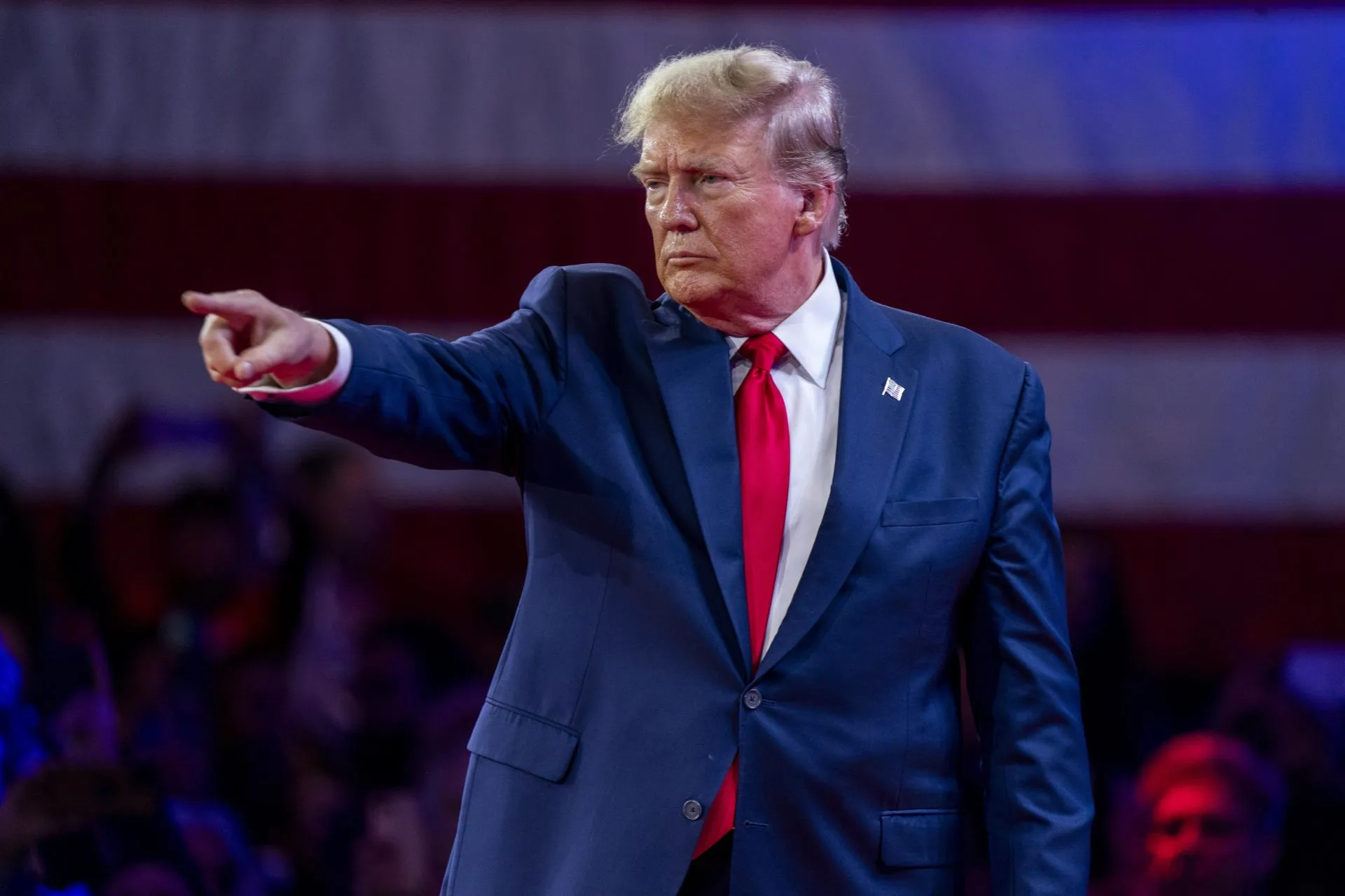 Donald Trump ahora amenaza a México: Anunció inicio de ataques terrestres contra carteles narcos