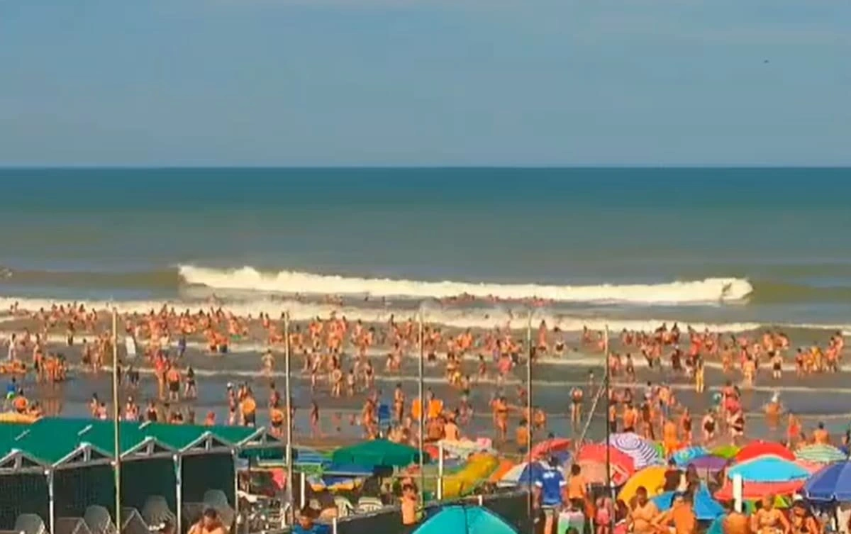 VIDEO| Meteotsunami causa un muerto y más de 30 heridos en Argentina: ¿Qué significa este fenómeno y podría pasar en Chile?