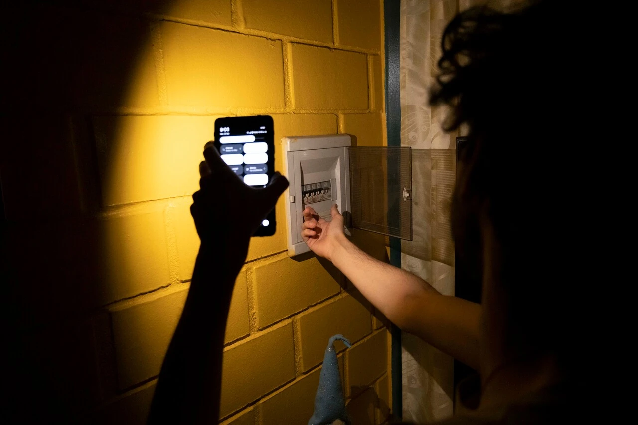 Los cortes de luz que habrá en Santiago este jueves 15 de enero: Revisa todos los sectores programados por Enel