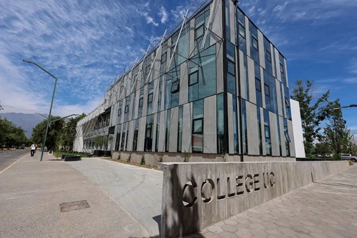Nuevo edificio College UC.
