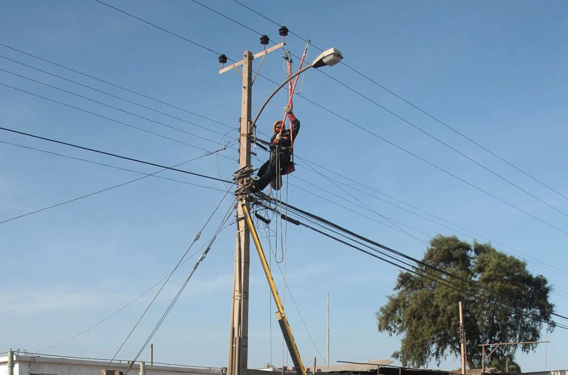 Todos los cortes de luz en Santiago que Enel programó para este martes 20 de enero: Serán en 8 comunas