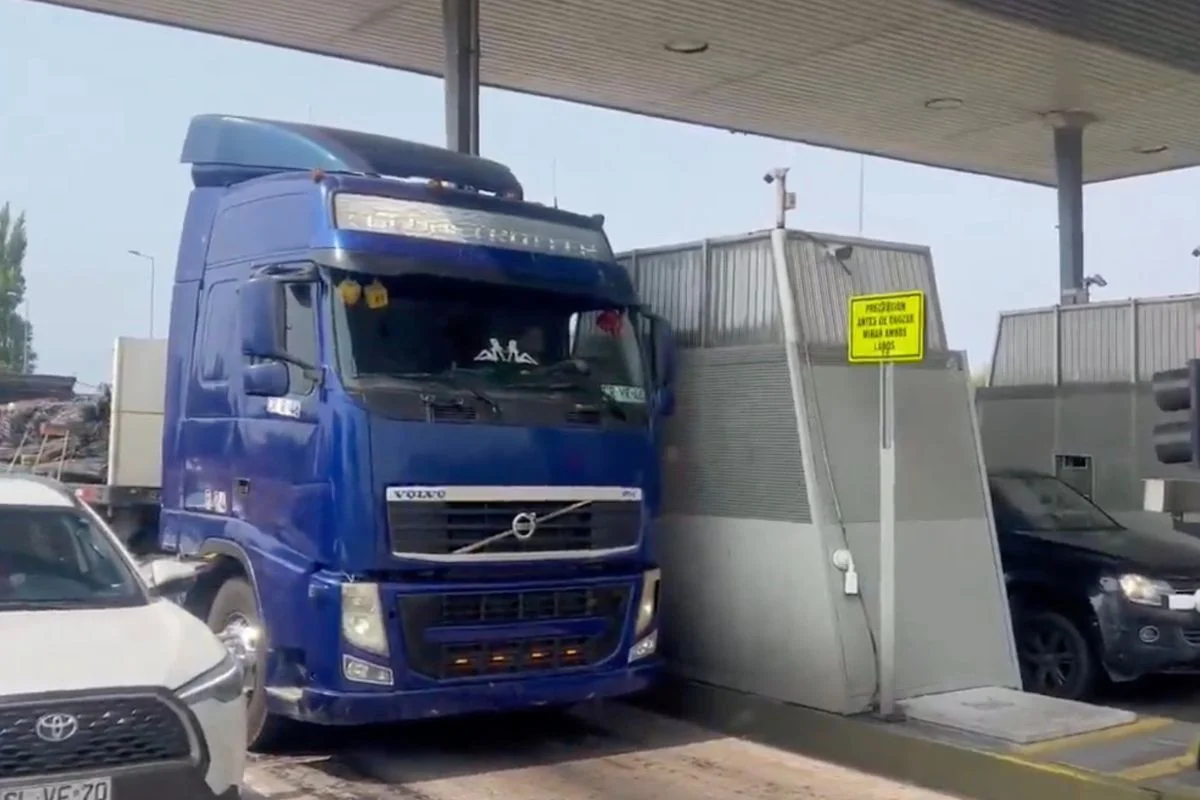 VIDEO| Indignación por cobro de peaje en ruta de evacuación Talcahuano - Penco durante emergencia por incendios
