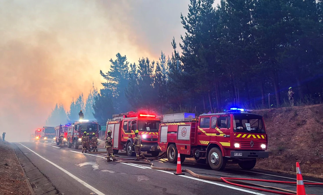 Incendios forestales en Chile: Descartan ataque a balazos contra Bomberos y recrudece el fuego en Florida