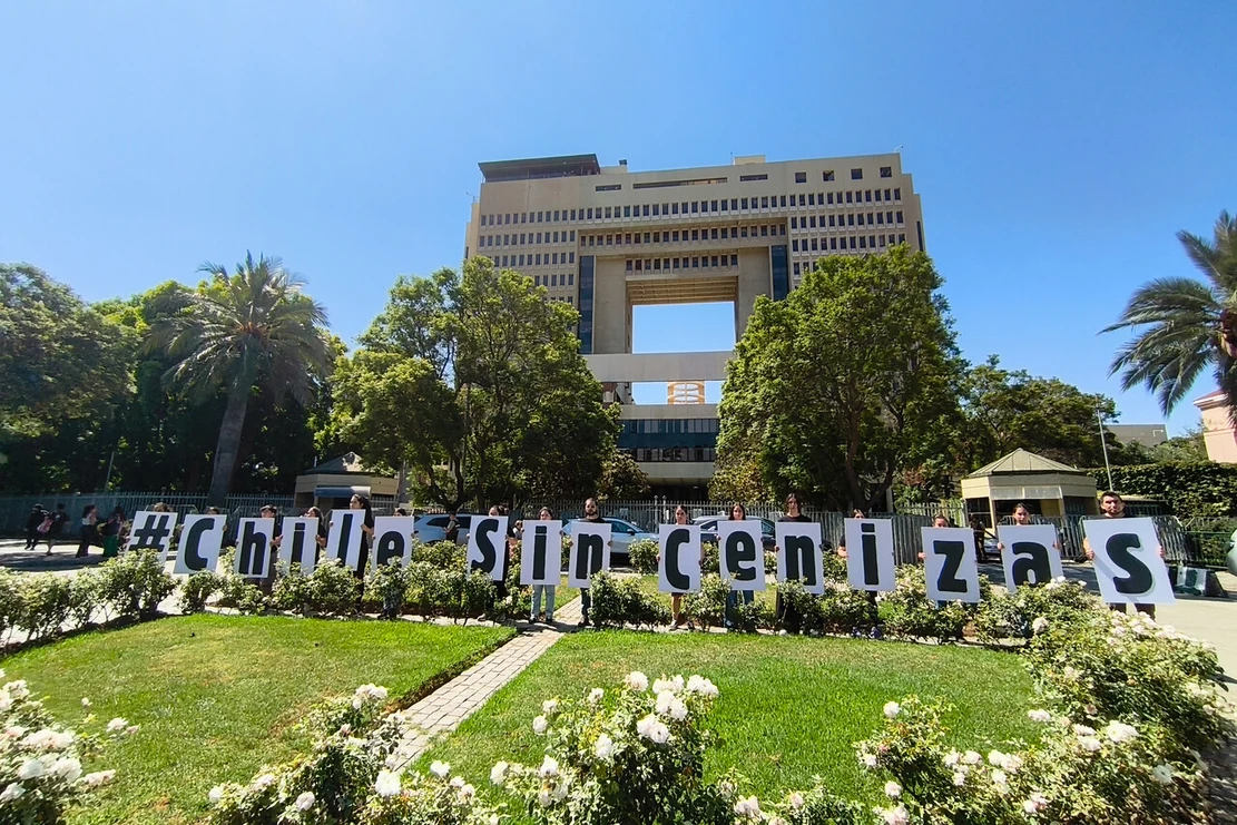 #ChileSinCenizas: Manifestación de Greenpeace pide al Parlamento aprobar urgentemente la Ley de Incendios
