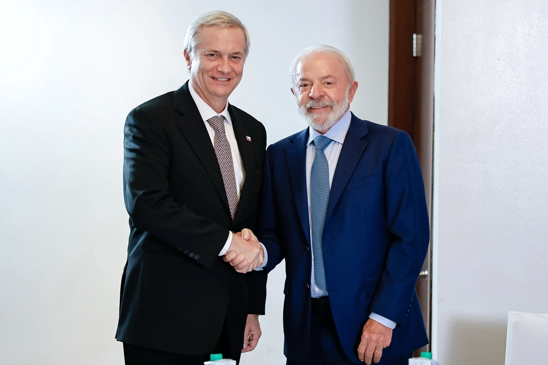 José Antonio Kast reprograma viaje para ver a Nayib Bukele y se reunió con Lula da Silva