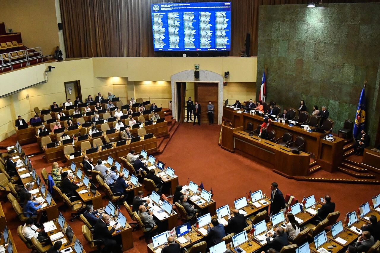 Falta de financiamiento y tramitación a contratiempo: las razones de la derecha para no ceder ante proyecto de Sala Cuna