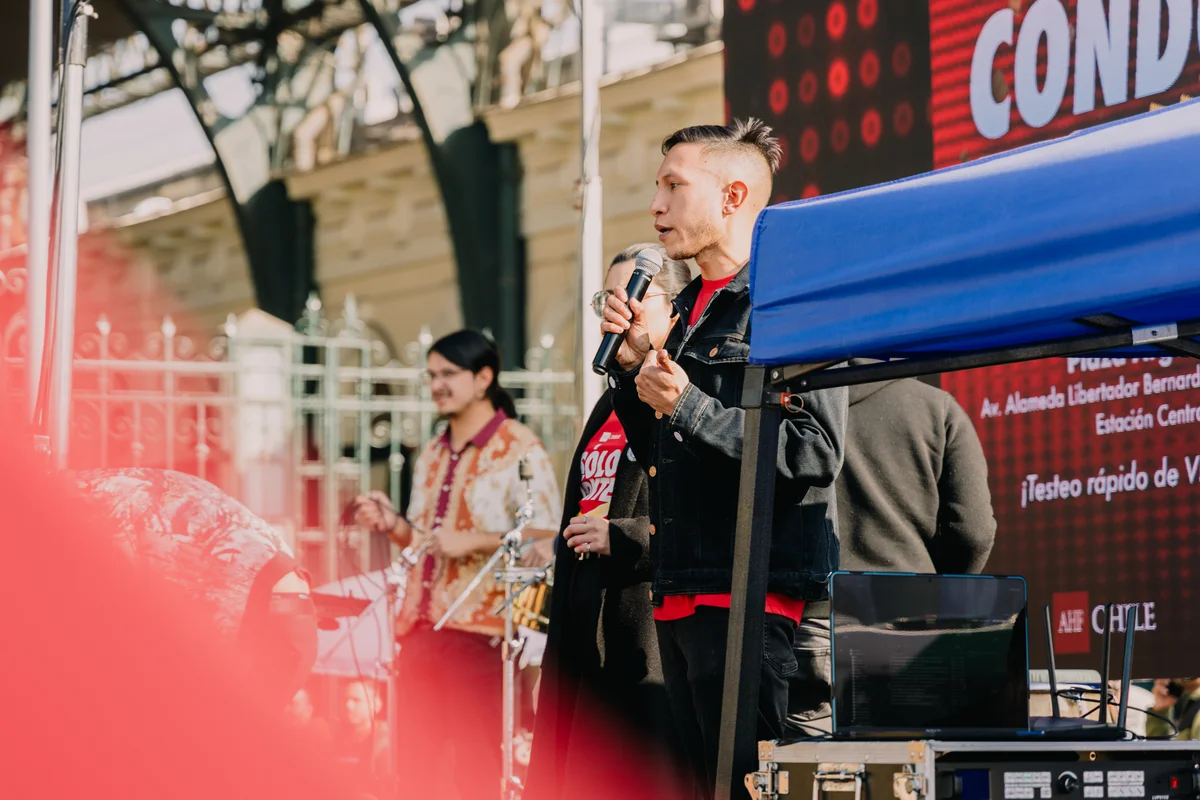 Festival del Condón llega a Paseo Bulnes con stands, música, preservativos y lubricantes gratuitos previo a San Valentín